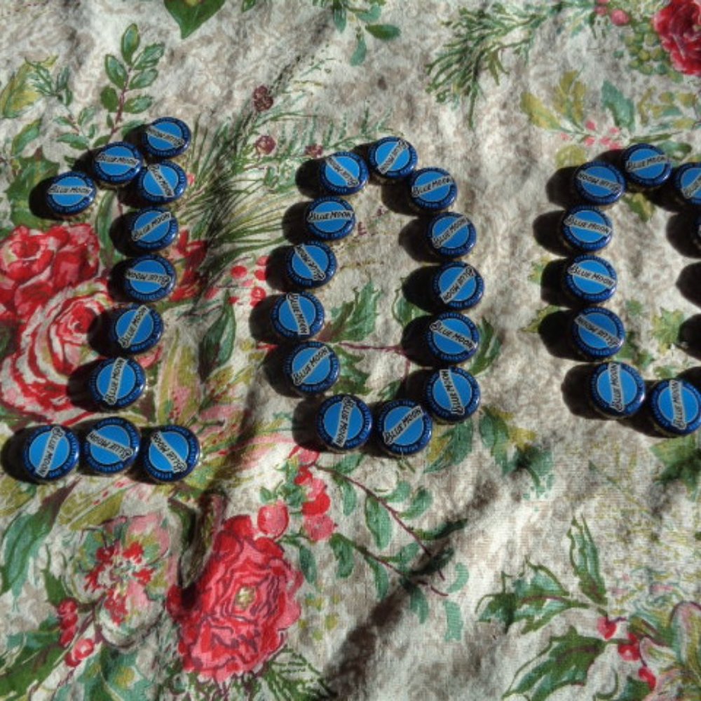 100 Blue Moon Beer Caps - Great Craft Caps